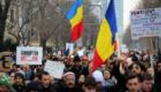 رومانيا.. الحكومة تتراجع أمام أضخم احتجاجات منذ 28 عاما