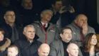 فينجر: لقب البريميير ليج بين يدي تشيلسي