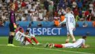 سفير بريطانيا يعاير منتخب إنجلترا بالفراعنة