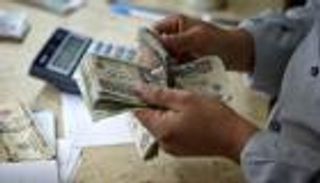 الدولار يرتفع فوق الجنيه رغم زيادة الاحتياطي النقدي