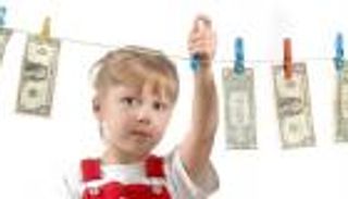 إنفوجراف.. علم طفلك الالتزام بالميزانية منذ الصغر