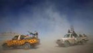 أبشع الجرائم.. مليشيا الحوثي تدفع بالمعاقين إلى الحرب