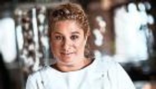 آنا روس على خطى السيدة الأولى ميلانيا ترامب