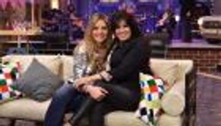 فيفي عبده تنجو من حادث: تم التأمين على ساقي بمليون دولار