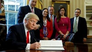 حذر من تلبية رغبة ترامب في تكثيف الغارات ضد "داعش"