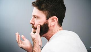 كيف يمكنك العناية بلحيتك والمحافظة على ترطيبها؟