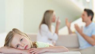 كيف يمكن للأبوين تجنيب الطفل العقد النفسية بعد الطلاق؟