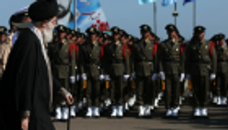 البيت الأبيض يدرس تصنيف الحرس الثوري الإيراني كجماعة إرهابية