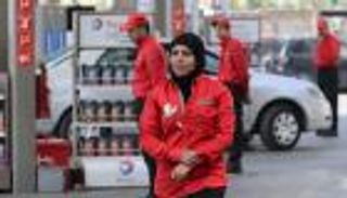 قفزة هائلة في دعم الوقود بمصر بعد "تعويم" الجنيه