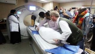 خلال الكشف الطبي على المومياوات 