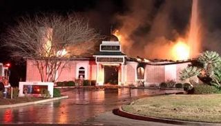 حريق المسجد تسبب في خسائر نصف مليون دولار