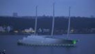 بالفيديو.. أطول يخت شراعي في العالم يبدأ الإبحار