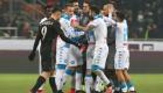 نابولي يتخلى عن "قميص الحظ" أمام ريال مدريد