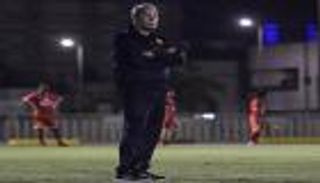 أنجوس.. مدرب أحرج كبار الدوري السعودي