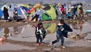 اللاجئون أزمة متواصلة