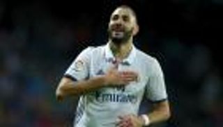 ريال مدريد يعرض على بنزيمة التجديد 