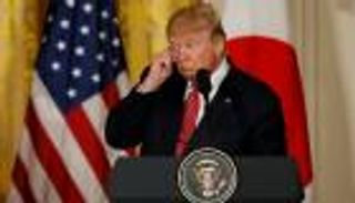 ترامب يلمح إلى قرار جديد بشأن الهجرة