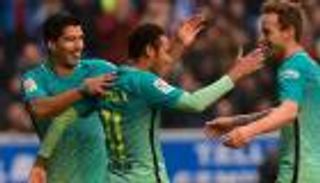 برشلونة يمطر شباك ألافيس بسداسية ويتصدر الليجا مؤقتا