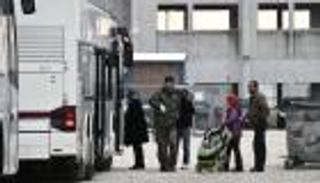 قنبلة باليونان تسعد اللاجئين وترسلهم إلى المتحف 