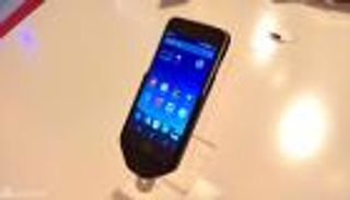 حل سحري لعيوب "آيفون" يصل الإمارات.. يشغل "أندرويد"