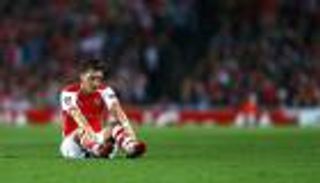 فينجر مندهش من انخفاض مستوى أوزيل