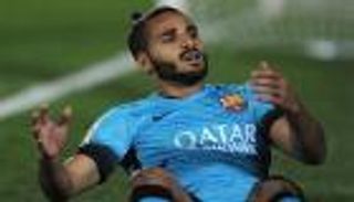 برشلونة يرفض إعادة دوجلاس لتعويض فيدال