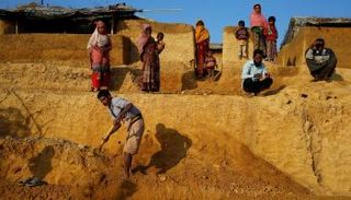 ميانمار تحقق مع الشرطة في جرائم ضد الروهينجا رغم إنكارها