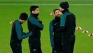 زملاء نيمار يسخرون من مظهره الجديد