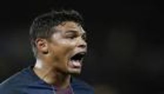 سان جيرمان يفقد مدافعه المخضرم أمام برشلونة