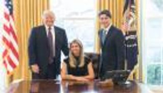 إيفانكا ترامب على المكتب البيضاوي .. موجة غضب