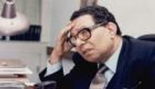 "أحمد بهاء الدين".. ضمير الصحافة المصرية