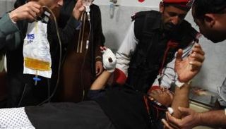 إسعاف الجرحى ضحايا التفجير