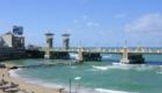 بالصور.. فالنتين الإسكندرية.. الحب فوق كوبري ستانلي