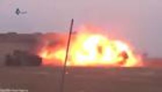 بالفيديو.. داعشي فجر نفسه بالخطأ في سوريا