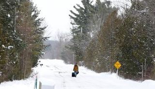 لاجئون يفرون من ترامب في رحلة صقيع إلى كندا