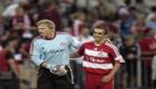 لام يعاد رقم حارس بايرن الأسطوري