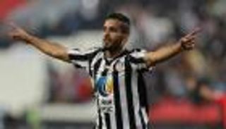 مبخوت يصل للهدف 90 مع الجزيرة بالدوري الإماراتي