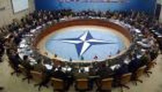 أوروبا تخضع لأمريكا وتقرر زيادة تمويل حلف الناتو