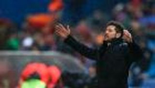 دفاع أتلتيكو يزعج سيميوني قبل مواجهة خيخون