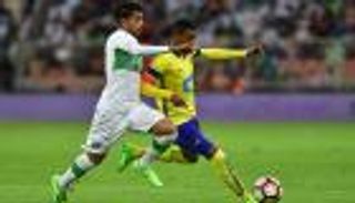 النصر يحسم قمة الأهلي ويخطف وصافة الدوري السعودي