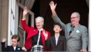 أمير الدنمارك يصل القاهرة في جولة سياحية