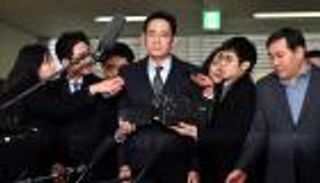 الادعاء يوسع الاتهامات ضد رئيس سامسونج بعد اعتقاله