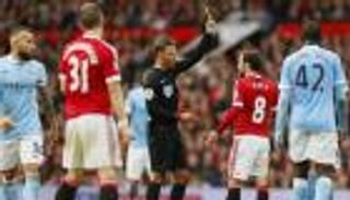 تقارير.. نجم يونايتد تسبب في رحيل كلاتنبرج عن إنجلترا