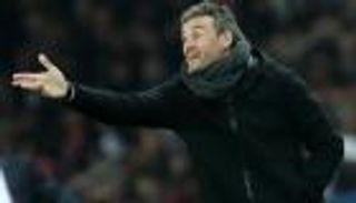 خسارة برشلونة برباعية تتسبب في هجوم شرس على مُطرب