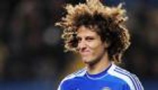 بالفيديو.. لويز يمارس المصارعة الحرة مع مراسل قناة تشيلسي