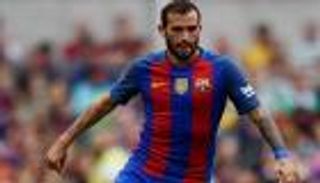 برشلونة يضع عينه على لاعبين محليين لتعويض فيدال