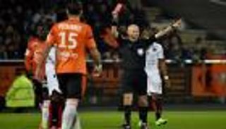 حكم مواجهة نيس ولوريان يبرر طرد بالوتيللي