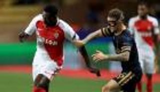 السيتي يسعى لترميم دفاعاته بظهير موناكو