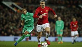 إبراهيموفيتش خلال مواجهة سان جيرمان