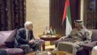 محمد بن زايد يستقبل السيناتور الأمريكي جون ماكين